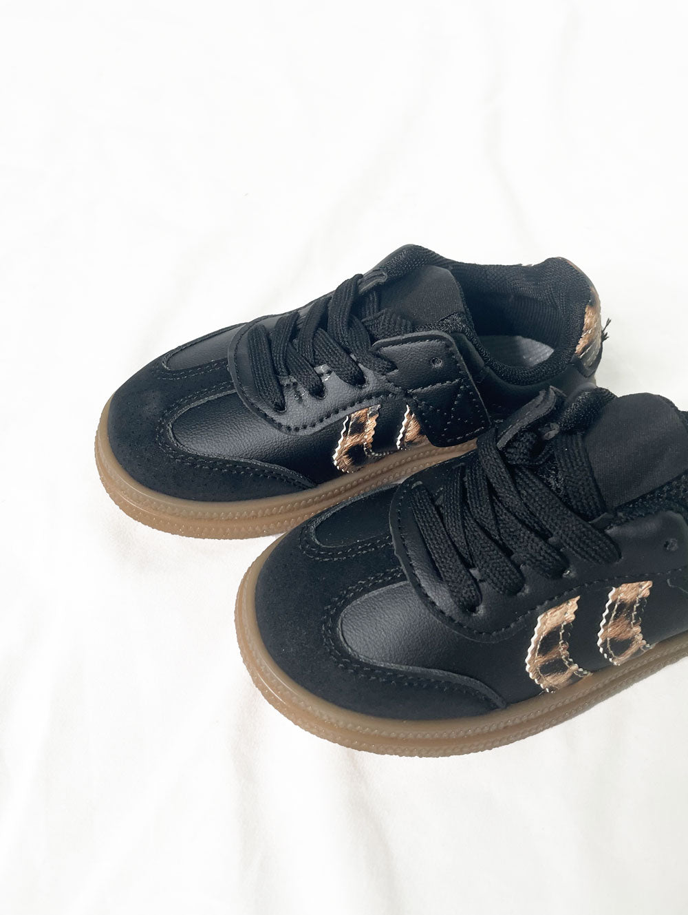 Black leopard girls sneakers