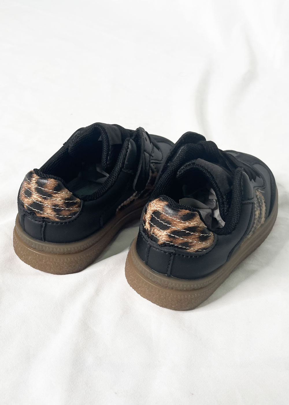 Black leopard girls sneakers
