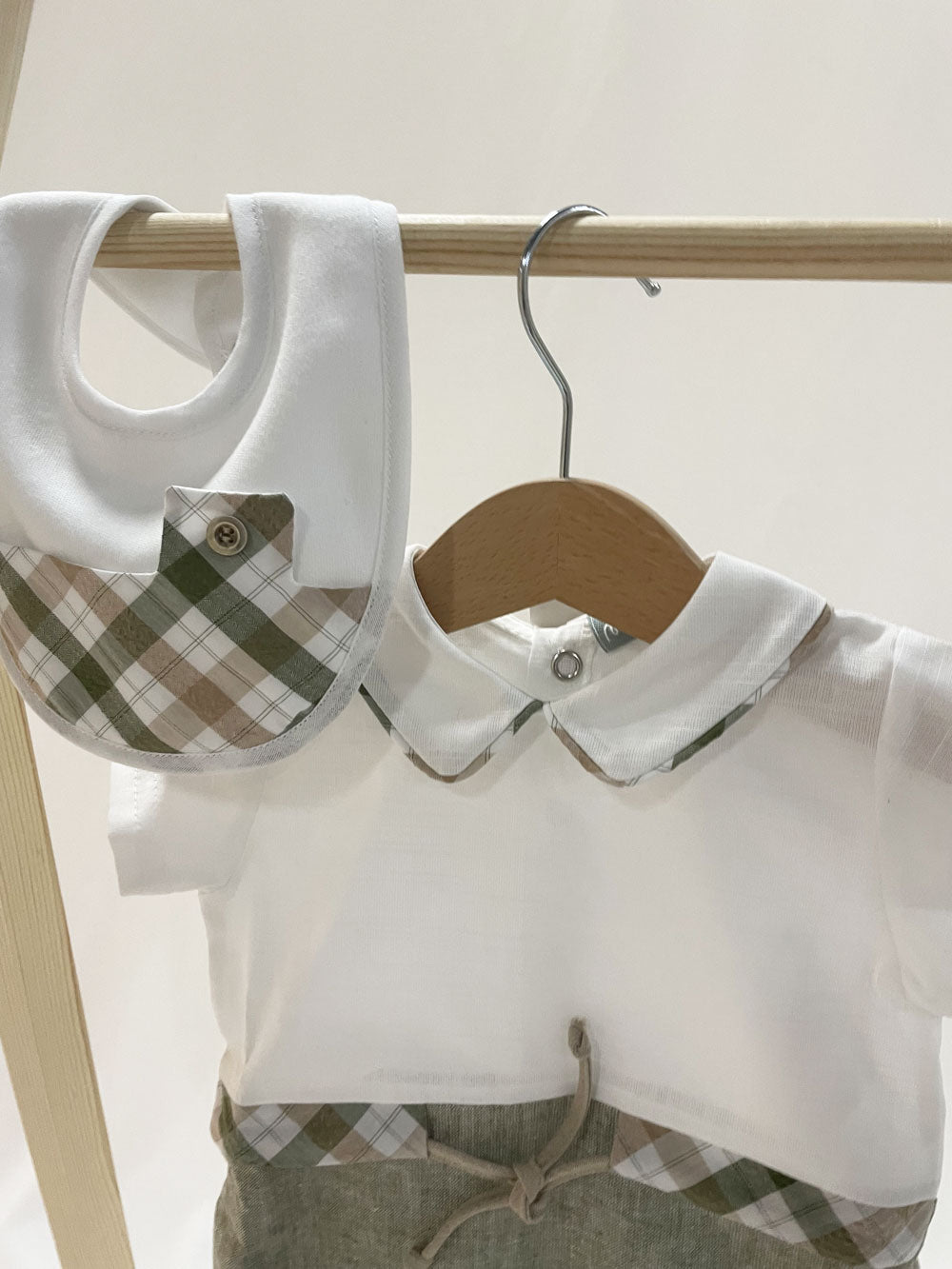 Baby Kangaroo Layette Le Chicche Cream and Green