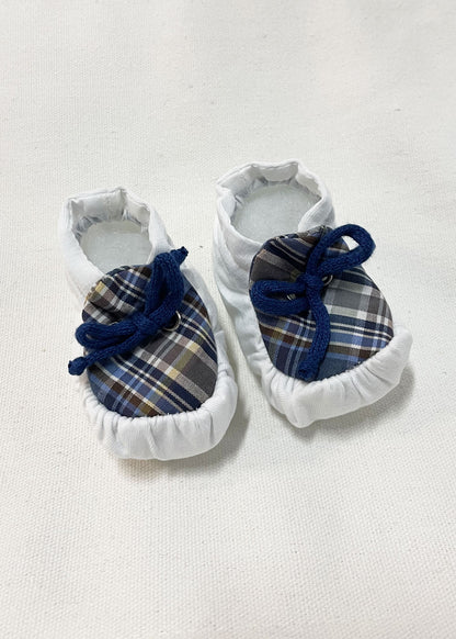 Newborn Shoes Dog Tender and Beautiful Blue and White