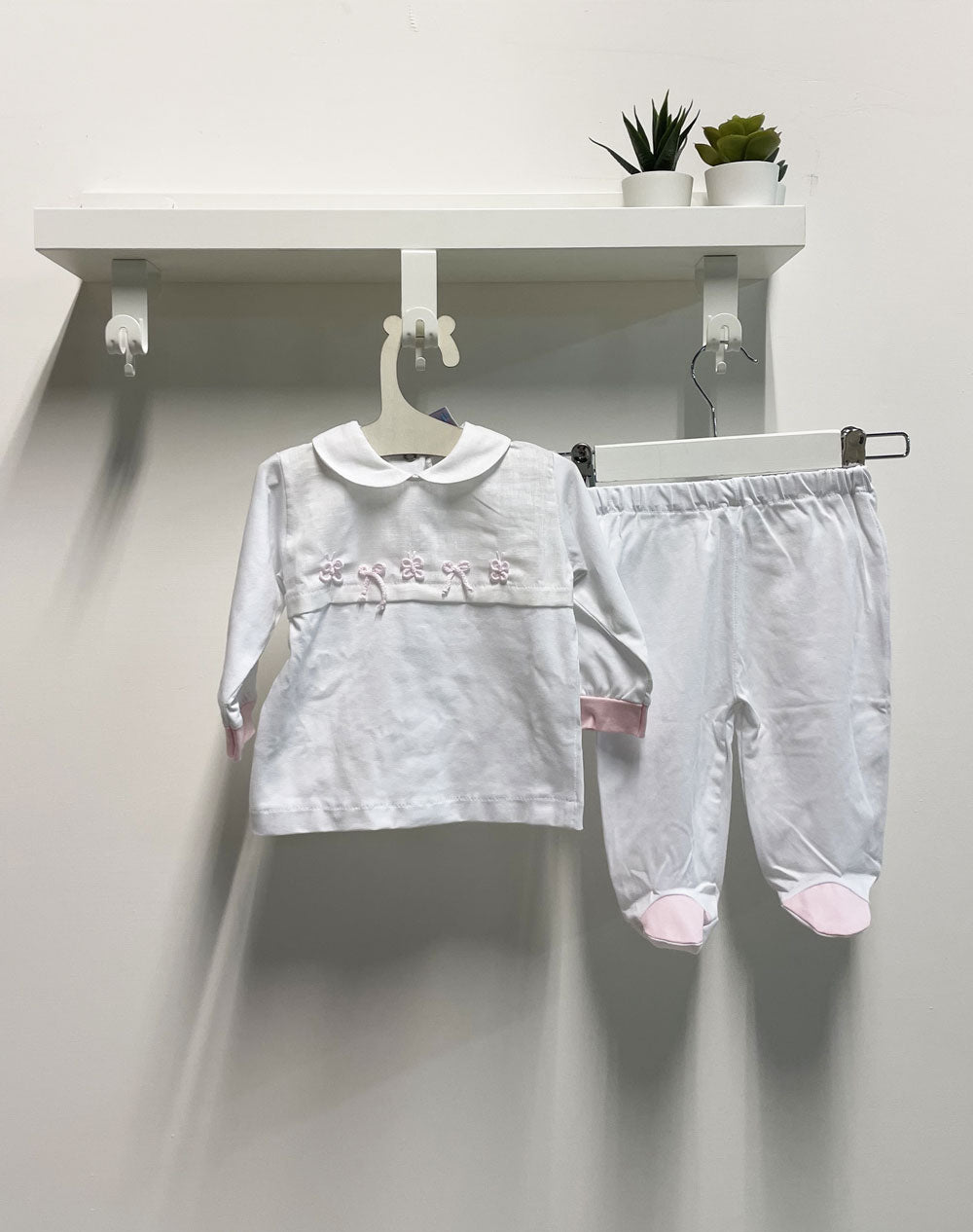 Clinical Neonata Bows The white daisy